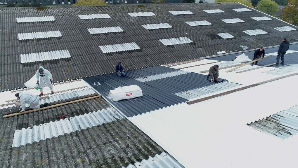 Une toiture amiantée de 4 200 m2 — free download